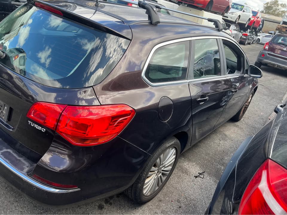 Opel Astra Removal