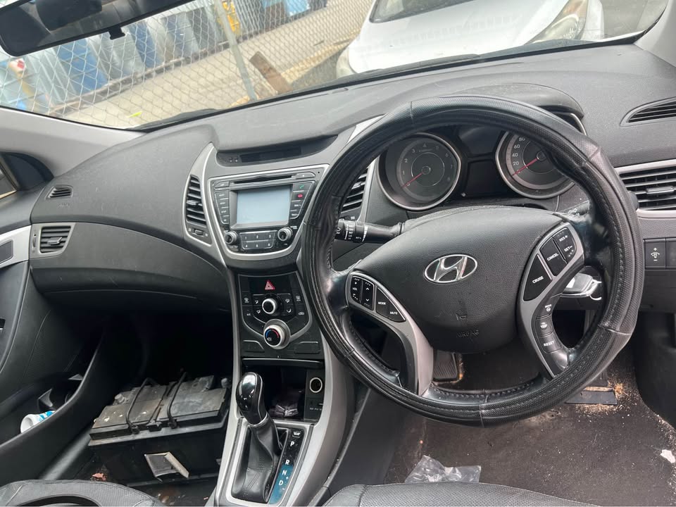 2015-Hyundai-Elantra